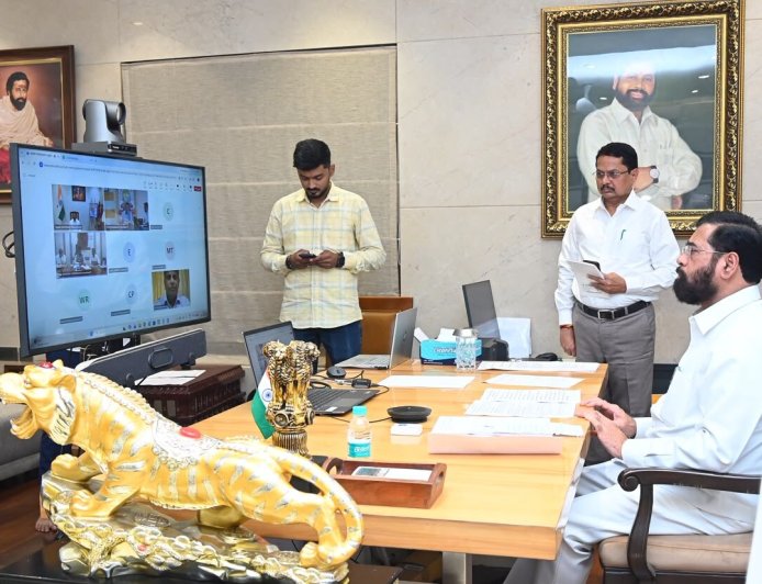 गणेशोत्सवाच्या पार्श्वभूमीवर उपमुख्यमंत्री एकनाथ शिंदे यांनी घेतला राज्यातील मनपाचा तयारीचा आढावा